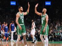 开云体育在线-纽约尼克斯大胜凯尔特人，鲍尔独揽全场最高分的简单介绍