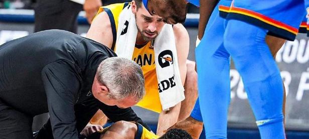 开云体育官网-传奇球星回归场上，带领球队击败对手