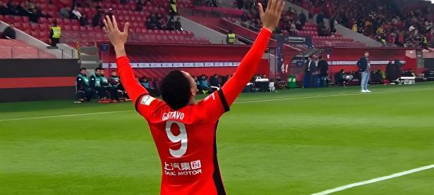 开云体育在线-身手敏捷！中超球员战场上展现技艺的简单介绍