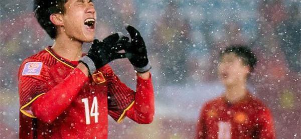 开云体育网页版登录入口-青岛英雄大获全胜，中超联赛上的传奇光芒！