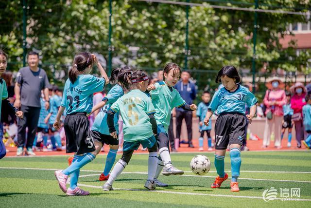 体育节目精彩纷呈,解读足球赛场风云的简单介绍 体育节目精彩纷呈,解读足球赛场风云的简单介绍