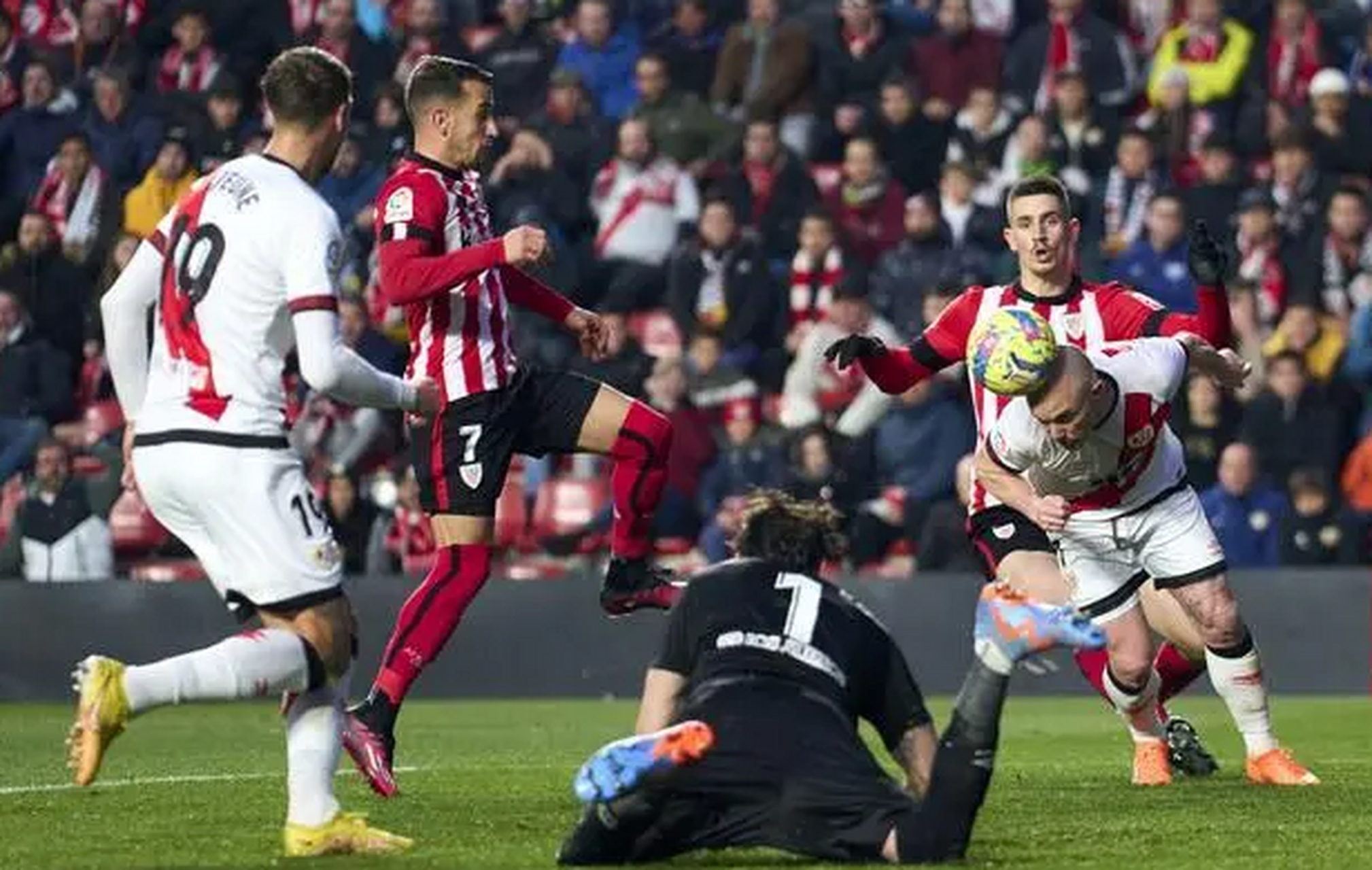 意大利足球队在友谊赛中展现实力 意大利足球队在友谊赛中展现实力