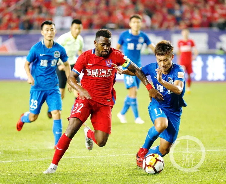 包含重庆斯威队力克对手，取得惊险胜利的词条