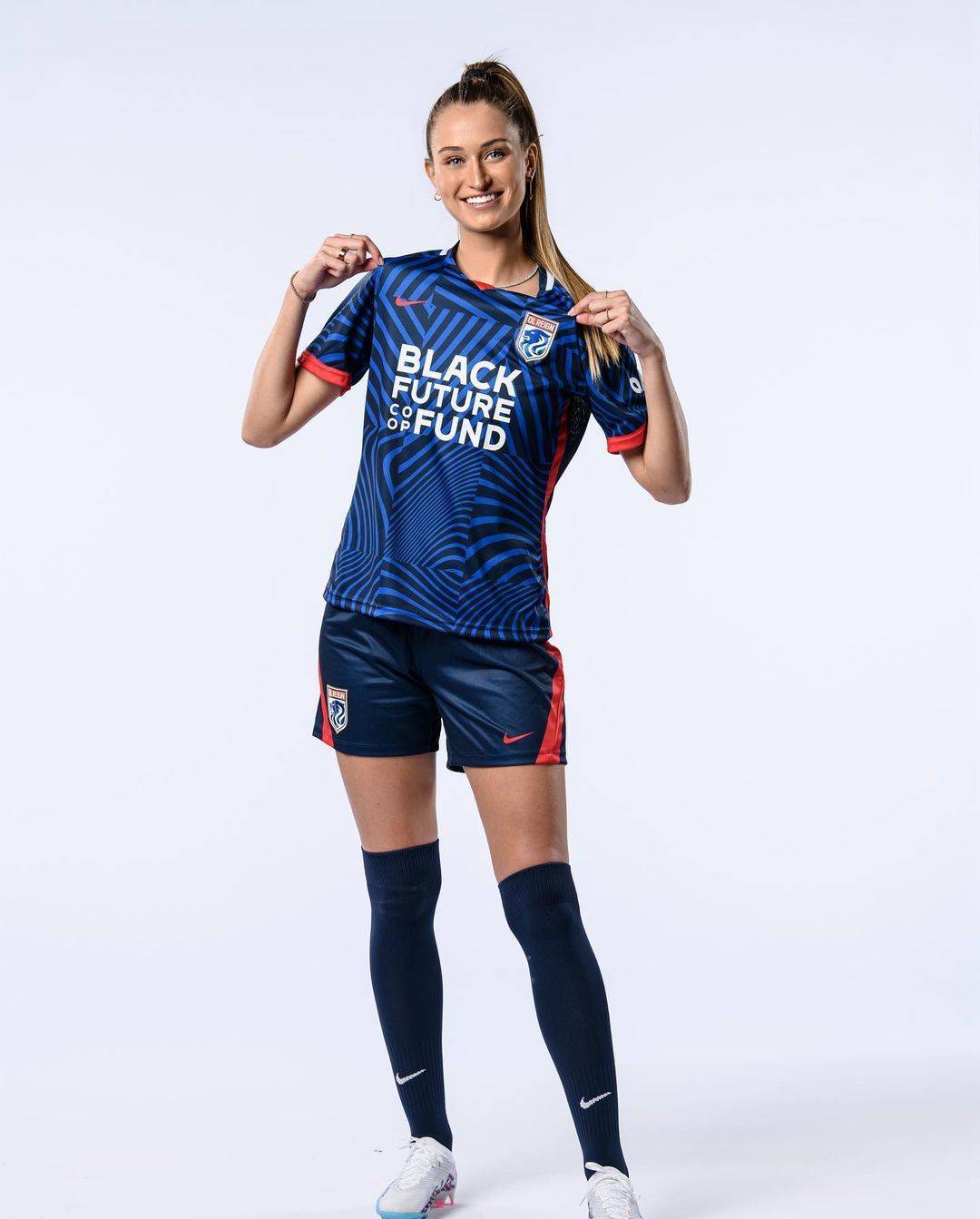 美式女足选拔赛赛程开，新秀宝贝争夺最佳