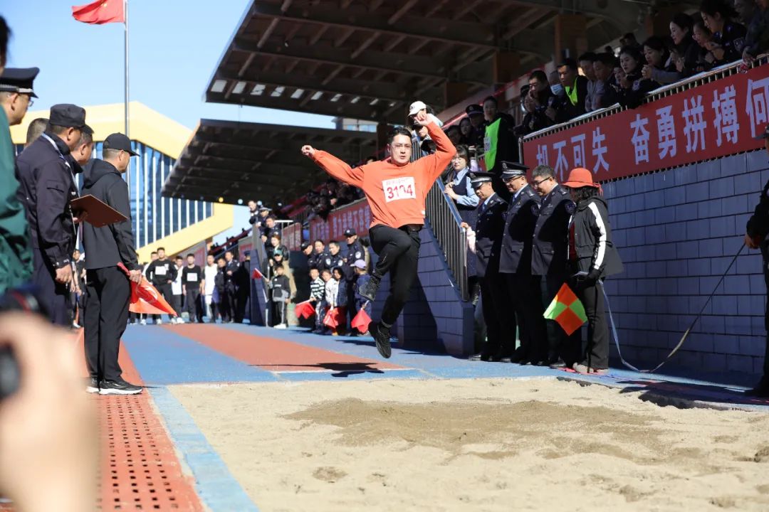 包含体育场馆上演激烈角逐,精彩纷呈的词条 包含体育场馆上演激烈角逐,精彩纷呈的词条