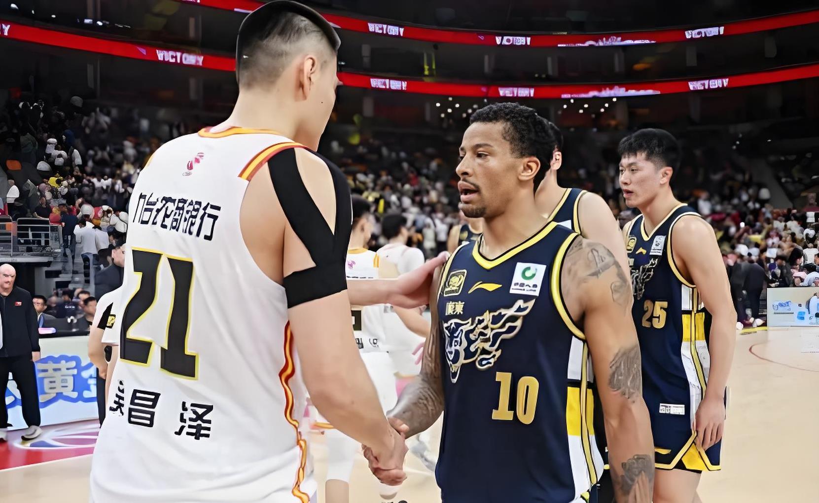 外援大放异彩，球队依靠团结力量战胜对手的简单介绍