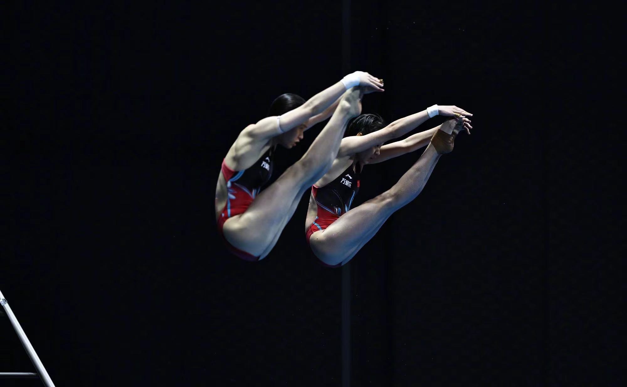 韩国跳水选手勇夺冠军,姿势优美! 韩国跳水选手勇夺冠军,姿势优美!